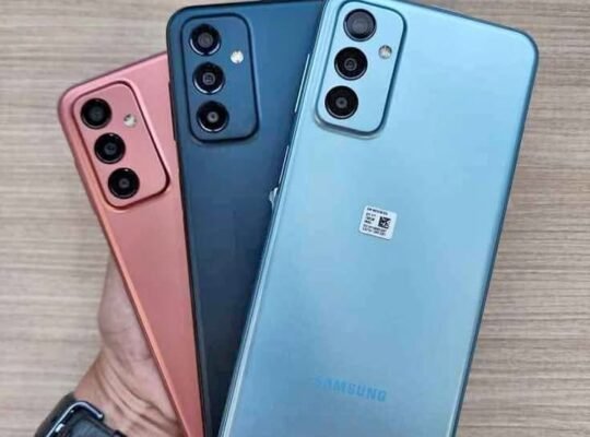SAMSUNG M23