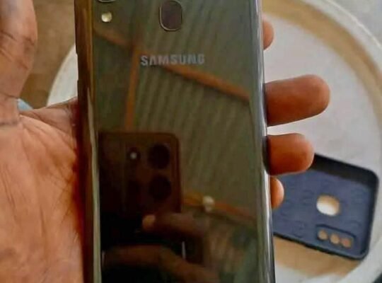 SAMSUNG A20