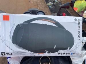 RAADIO BOOMS BOX
